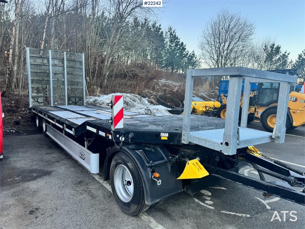Fliegl DTS 300 Machinery Trailer – Hydraulic Ramps 2025 22242 Fliegl DTS 300 Machinery Trailer – Hydraulic Ramps 2025 1 Lo...