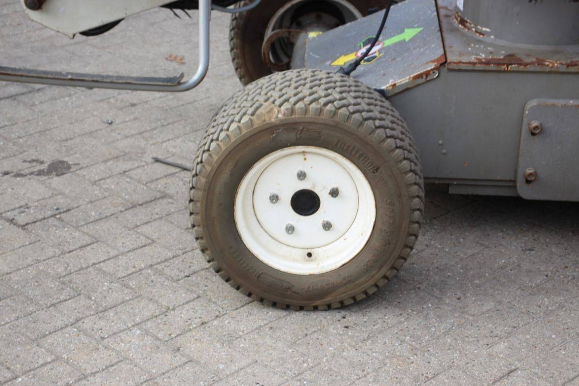 Articulating boom lift Niftylift HR12 Diesel 2015 2015 Niftylift HR12 2015 1 image 10