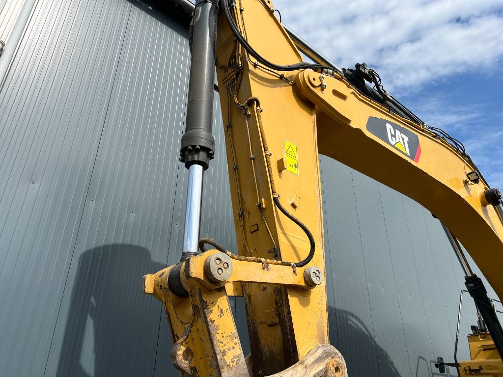 CAT 352F 2017 206241 352F 2017 1 Crawler Excavators image 15