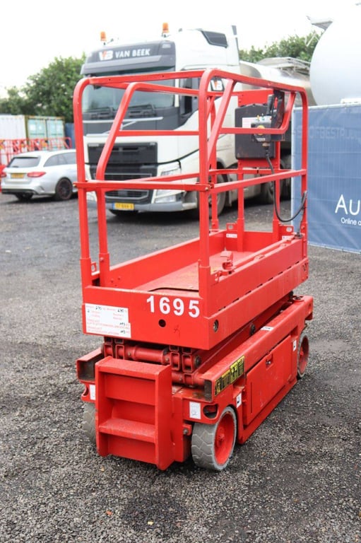 Scissor lift Haulotte Optimum 6 Electric 6.45m 2009 2009 Optimum 6 2009 1 Scissor Lifts image 6