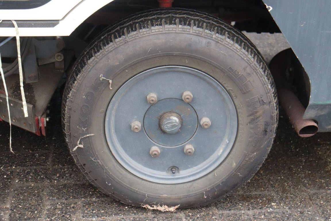 Tennant A60 Diesel Sweeper 2006 2008 A60 2008 1 image 15