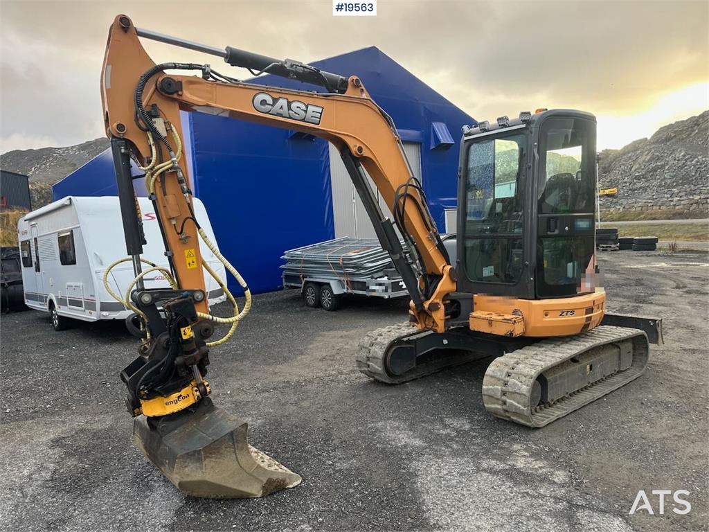 CASE CX50B excavator w/rototilt, hammer, grapple and 3 2014 19563 CX50B excavator w/rototilt, hammer, grapple and 3 2014 1...