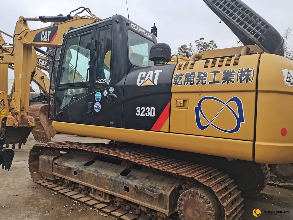 323D Caterpillar Used Crawler Excavator 23tons LOW PRICE 323D 2019 1 Crawler Excavators image 6
