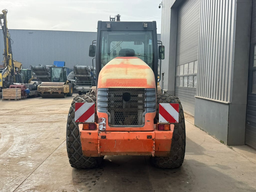 Hamm 3412 incl. Padfoot shields 2004 00033616 3412 incl. Padfoot shields 2004 1 image 9