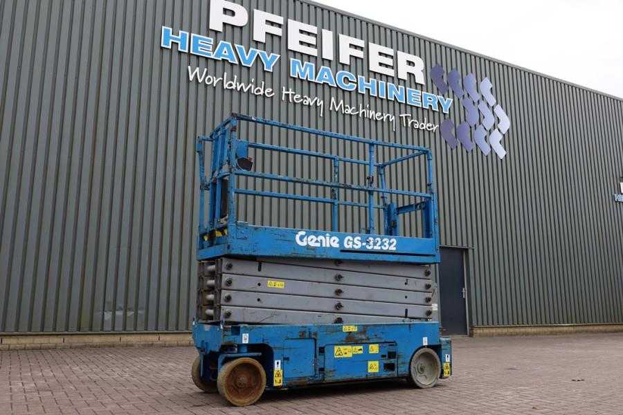 Genie GS3232 Hydraulic Outriggers, Electric, 11.75m Work 2013 GENIE - GS3232 - 90044 GS3232 Hydraulic Outriggers, Electric...