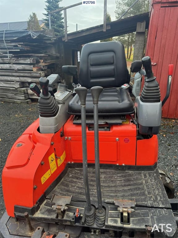 Kubota U17-3a Mini Excavator with Grading Bucket – Custom 2009 21796 U17-3a Mini Excavator with Grading Bucket – Custom 20...