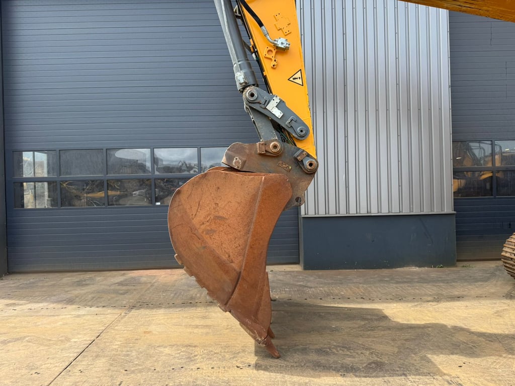 Liebherr R946 LC 2018 00033518 R946 LC 2018 1 image 15