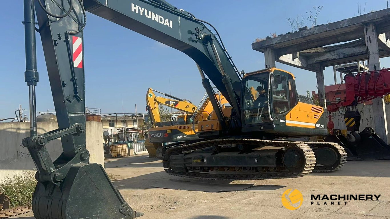 HYUNDAI R305-9T Used 30 TONS Crawler Excavator Original Good Condition GOOD PRICE R305-9T 2019 1 Crawler Excavators image 4