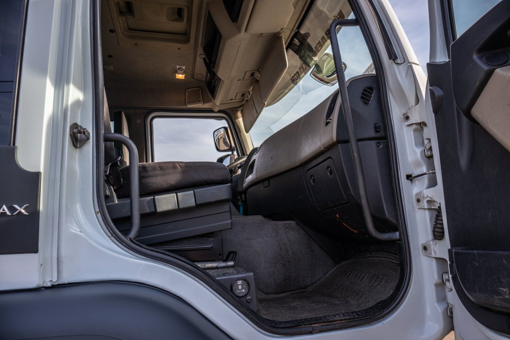 RENAULT KERAX 380+MAGYAR INOX 11000L/3COMP./MELK/LAIT/MILCH 2012 E61448 Renault KERAX 380+MAGYAR INOX 11000L/3COMP./MELK/L...