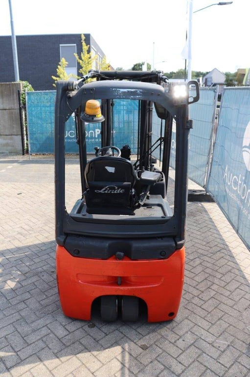 Forklift Linde E16-01 Electric 1600kg 4.5m 2014 2014 E16-01 2014 1 Forklift image 4