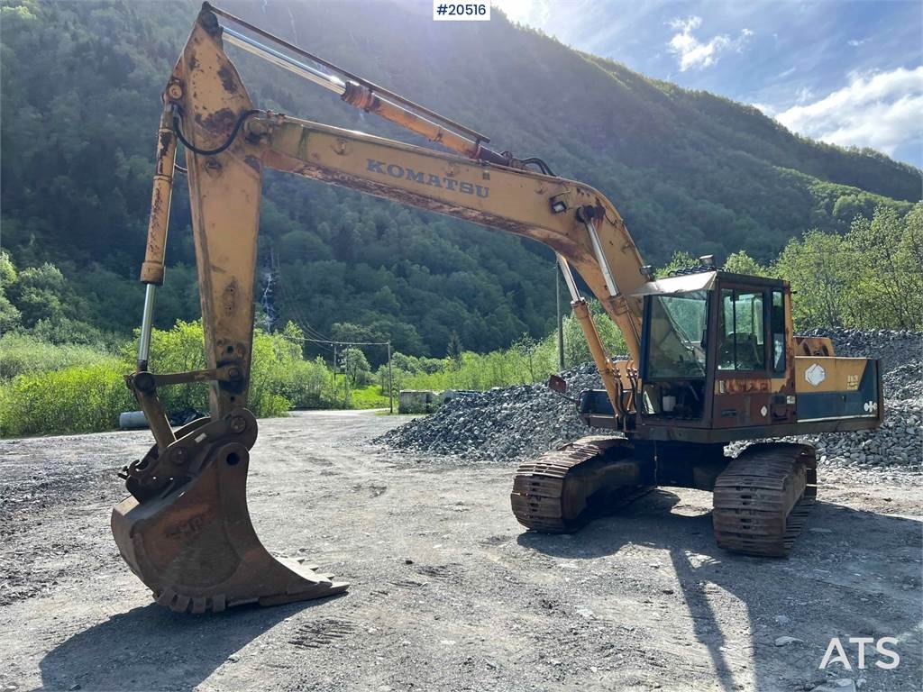 Komatsu PC200-3 Excavator W/ Toothed Bucket. WATCH VIDEO 1998 20516 PC200-3 Excavator W/ Toothed Bucket. WATCH VIDEO 1998 ...