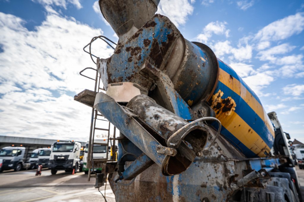 MULLER BETON MIXER/MALAXEUR/MISCHER LIEBHERR 12M3 2011 E63494 Muller BETON MIXER/MALAXEUR/MISCHER LIEBHERR 12M3 2011 1 ima...