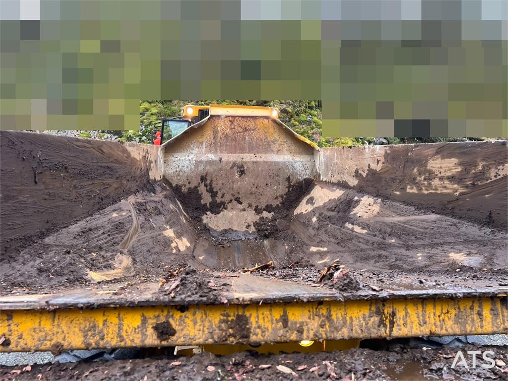 Hydrema 922D Dumper w/white signs 2015 19585 Hydrema 922D Dumper w/white signs 2015 1 image 8