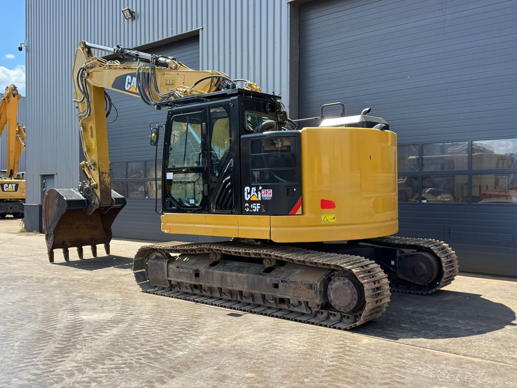 Caterpillar 325F LCR - 3 buckets 2018 00033371 325F LCR - 3 buckets 2018 1 image 2