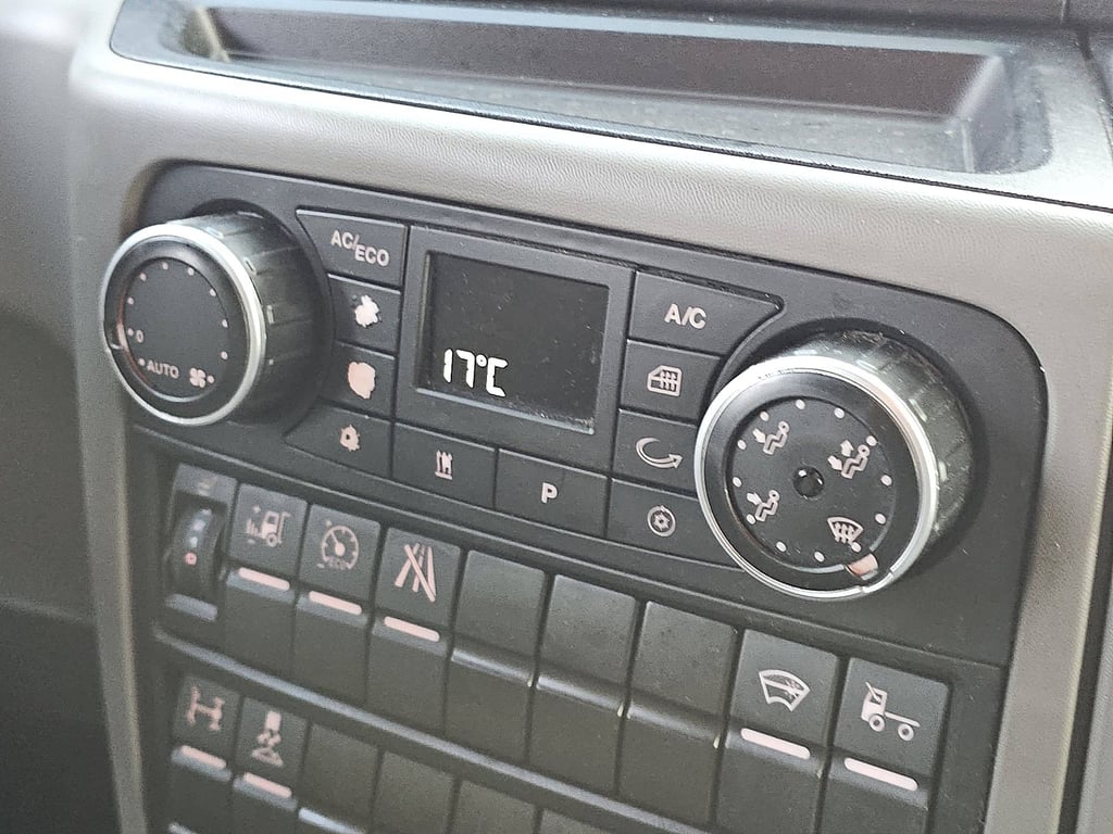 Heavy machinery product image - Image 12 of 16