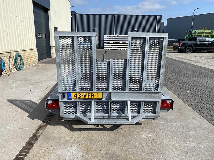 Heavy machinery product image - Image 3 of 30