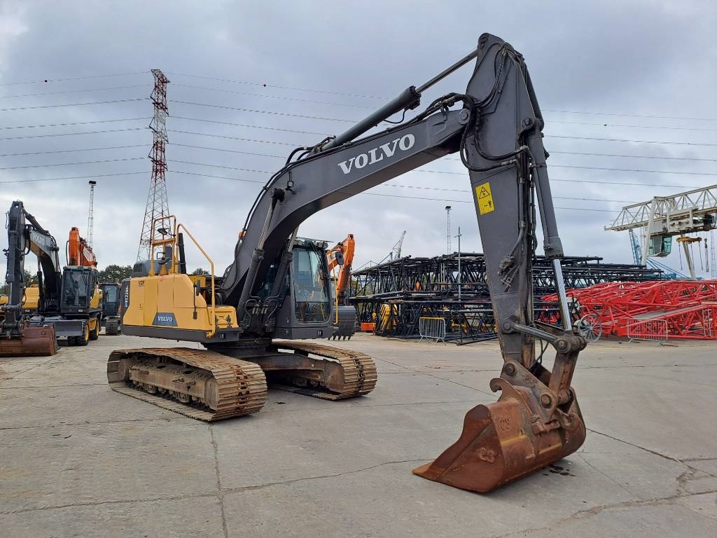 Volvo EC 220 EL (New Undercarriage) 2015 ATR-2127 EC 220 EL (New Undercarriage) 2015 1 Crawler Excavators image 6