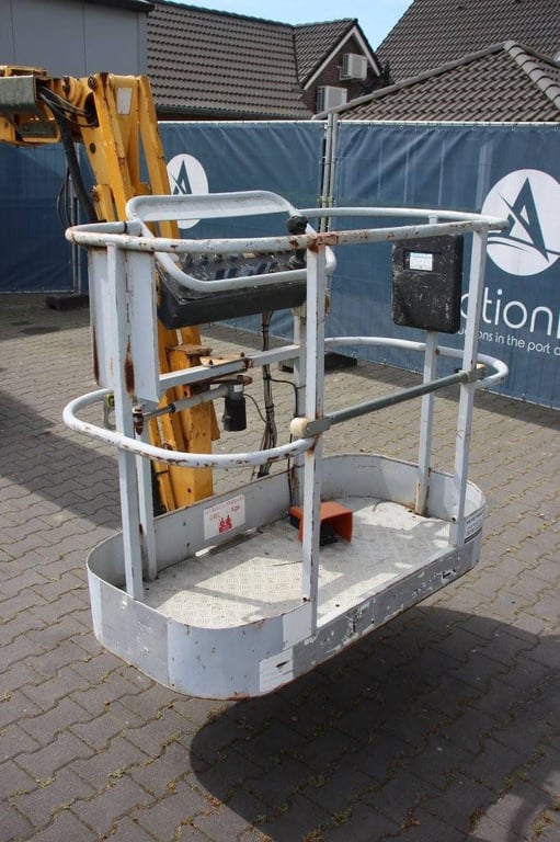 Nifty HR 15 NDE Electric/Diesel Telescopic Boom Lift 2005 2005 Nifty HR 15 NDE 2005 1 image 13