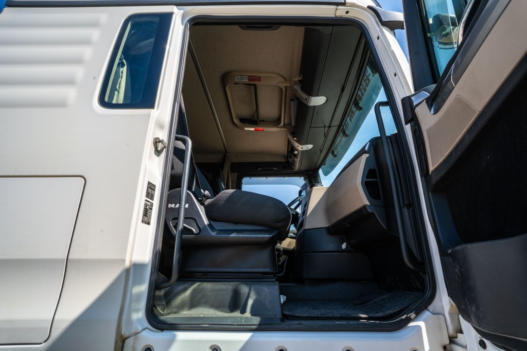 MAN TGX 18.510 BLS 4X4H+Kiphydr. 2021 E64142 TGX 18.510 BLS 4X4H+Kiphydr. 2021 1 image 12
