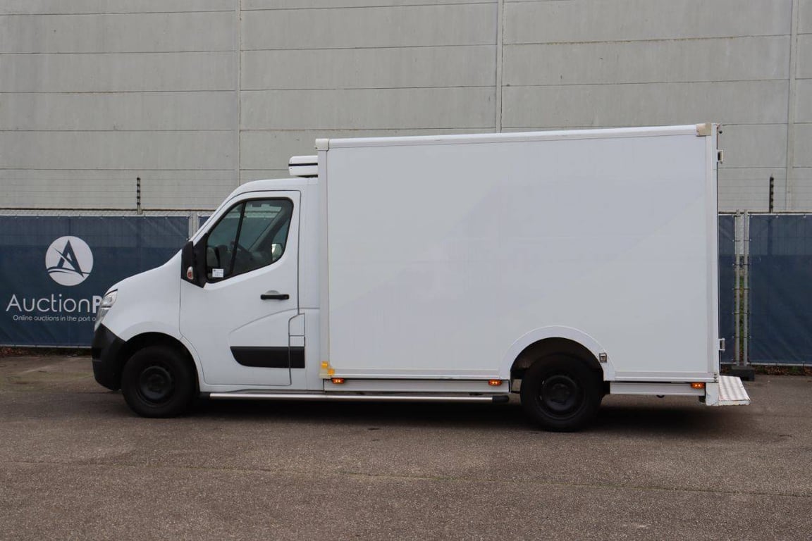 Refrigerated van Nissan NV400 Diesel 2017 2017 NV400 2017 1 image 3