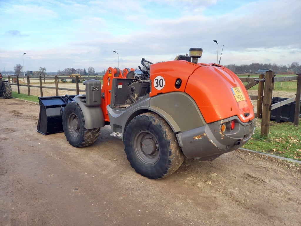 Wheel loader Ahlmann AX100 Diesel 49kW 2009 2009 AX100 2009 1 image 3
