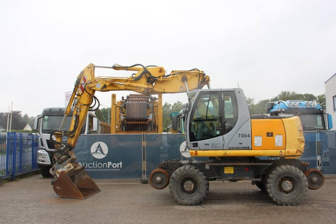 Wheel excavator New Holland MH5 Plus Diesel 2008 2008 MH5 Plus 2008 1 Wheel Loaders image 2