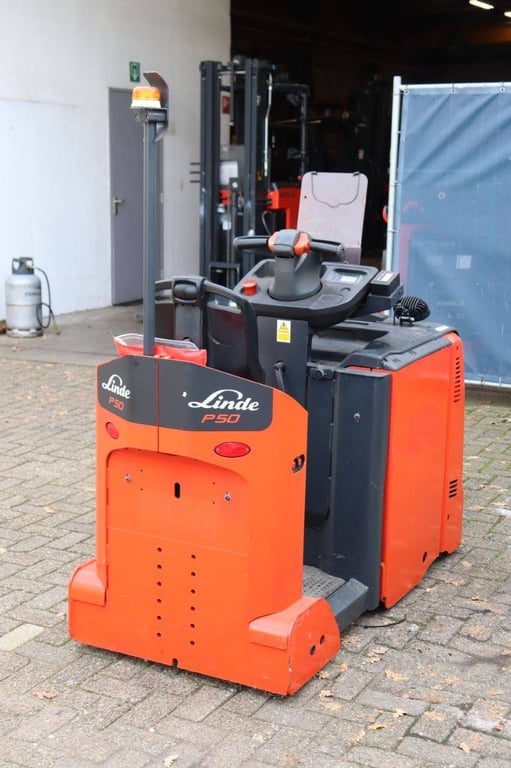 Electric tractor Linde 50 Electric 50 1 Tractor Units image 6