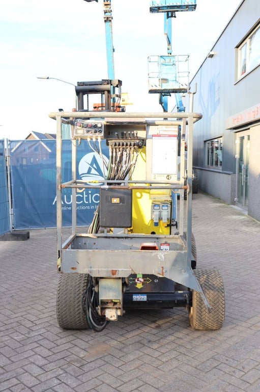 Articulating boom lift Niftylift HR12NDE Diesel 12m 2014 2014 Niftylift HR12NDE 2014 1 image 8