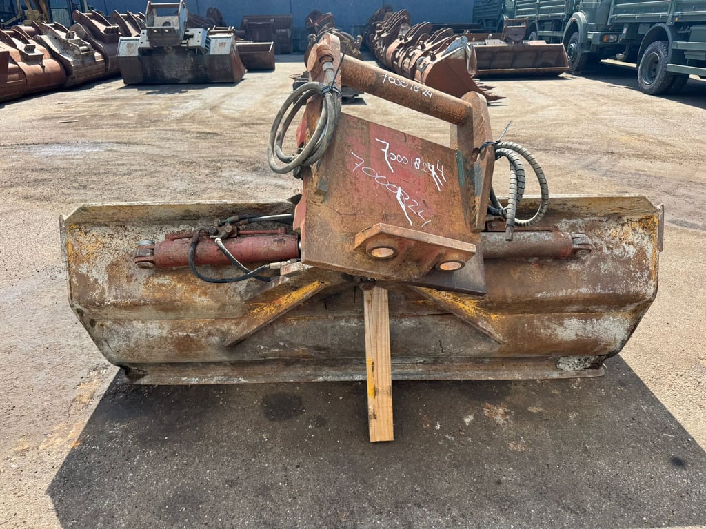 Lehnhoff Tilting Bucket ngt4-2400 Lehnhoff MS25 70001824 Lehnhoff Tilting Bucket ngt4-2400 Lehnhoff MS25 1 image 5