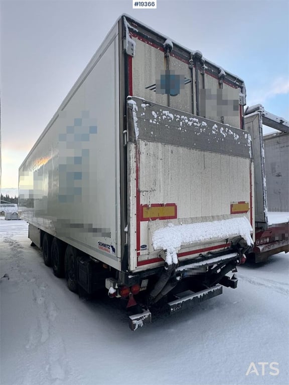 Schmitz Cargobull closed semi-trailer w/ Carrier aggregate and lift 2016 19366 Schmitz Cargobull closed semi-trailer w/ Ca...