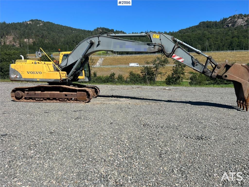 Volvo EC240 nlc Excavator w/ bucket WATCH VIDEO 2005 21196 EC240 nlc Excavator w/ bucket WATCH VIDEO 2005 1 Crawler Excava...