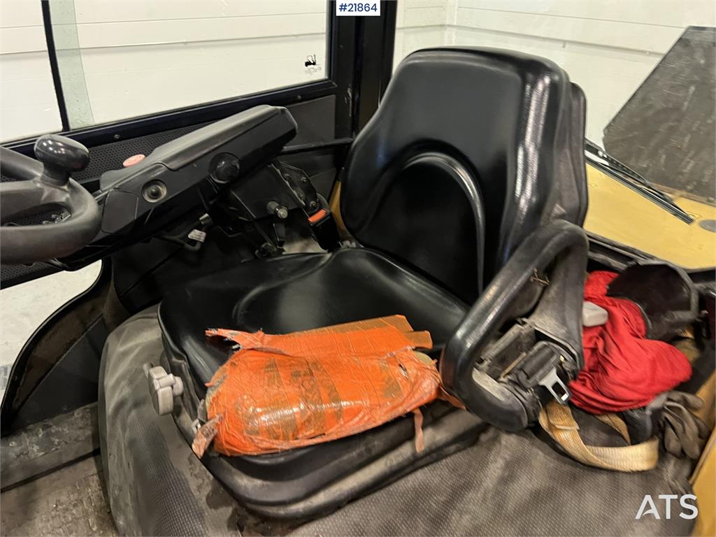 CAT DP30N 2005 21864 DP30N 2005 1 Forklift image 14