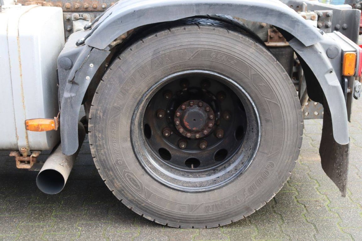 Chassis Cabin Volvo FM9 4X2T FAL6.7 RAD-A4 Diesel 2002 2002 FM9 4X2T FAL6.7 RAD-A4 2002 1 image 14