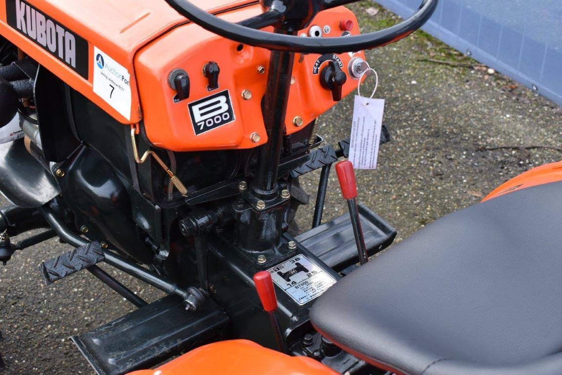 Mini tractor Kubota B7000 Diesel Refit B7000 1 image 14