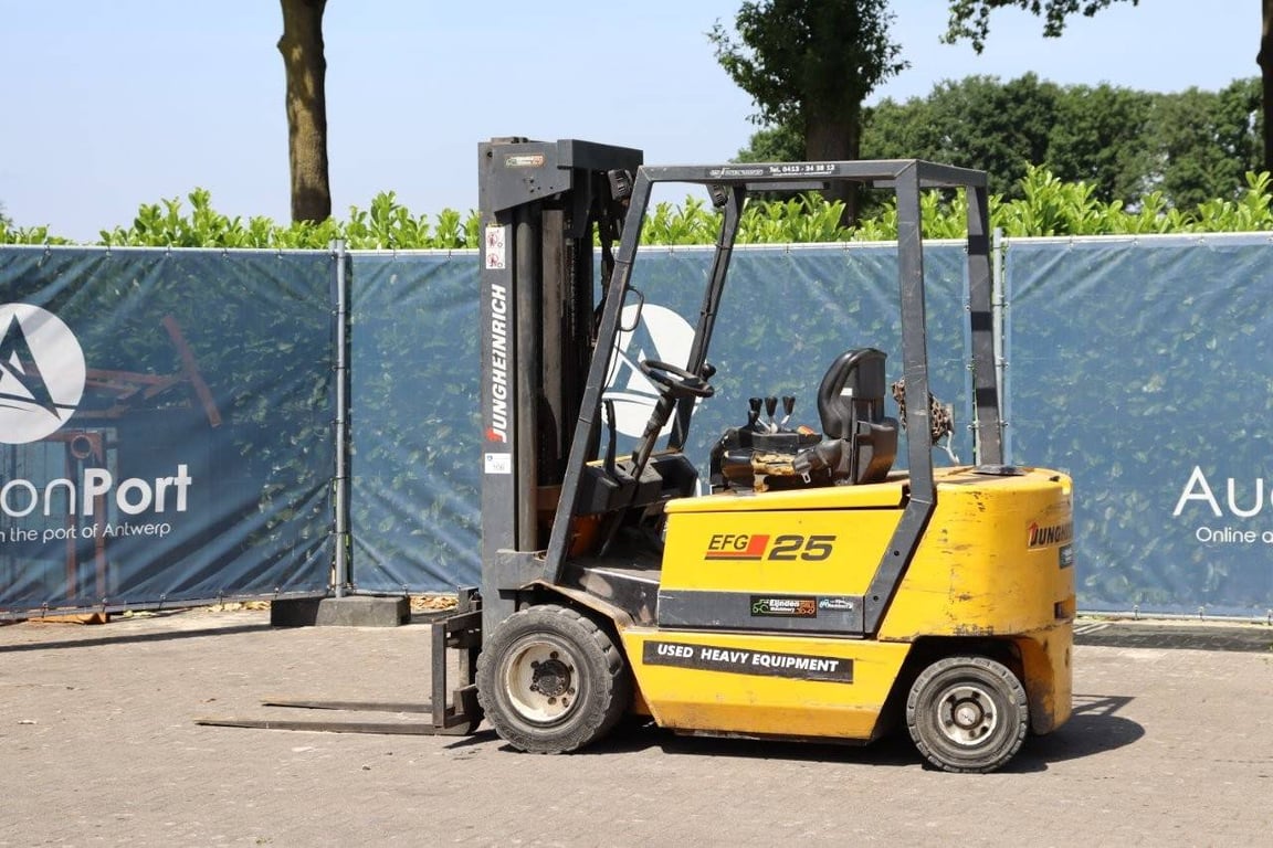 Forklift Jungheinrich EFG 25 Electric 2400kg 5.0m 1999 1999 EFG 25 1999 1 Forklift image 3