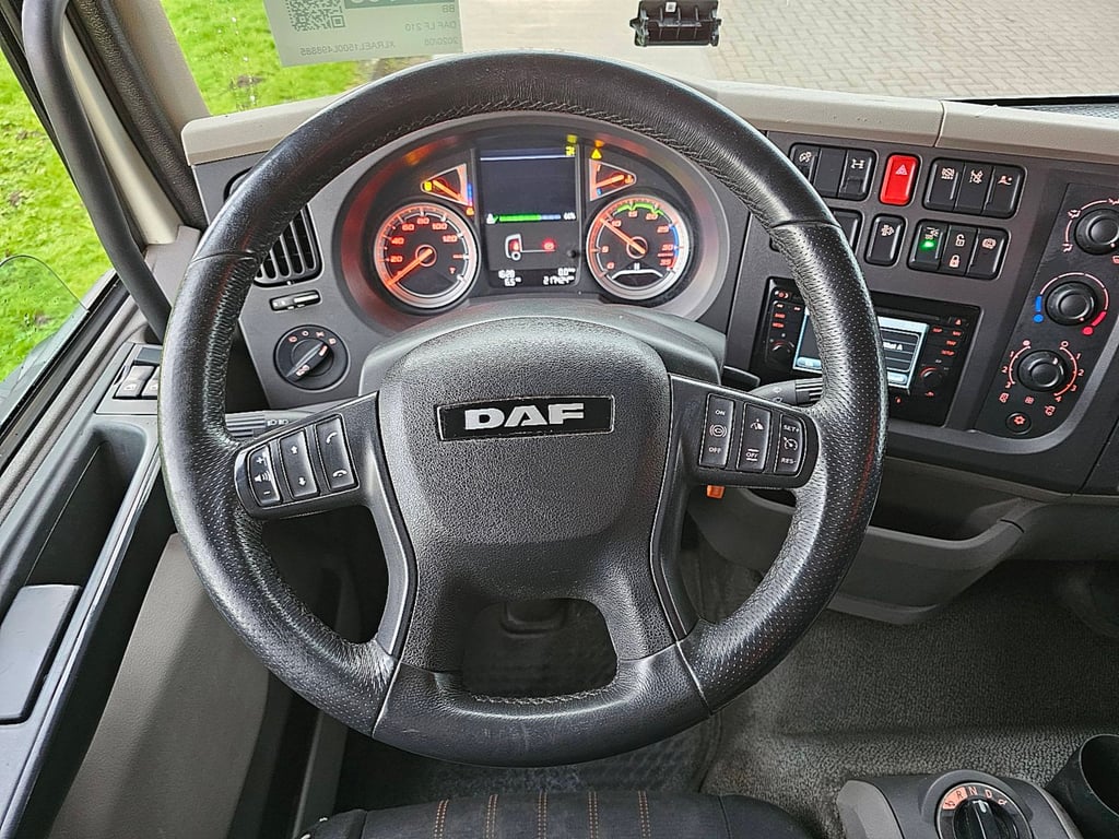 DAF LF 210 7.49t airco box 7.3m 2020 DAF LF 210 7.49T AIRCO BOX 7.3M 2020 1 image 12