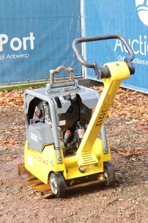 Vibrating plate Wacker Neuson DPU3760 Diesel 4.2kW 2016 2016 Neuson DPU3760 2016 1 image 3