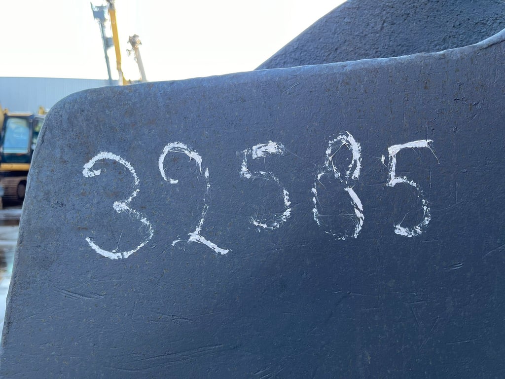 Caterpillar Bucket 950 2010 00032585 Bucket 950 2010 1 image 10