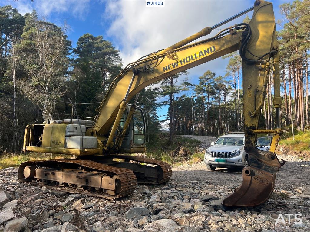 New Holland E215 Excavator 2008 21453 E215 Excavator 2008 1 Crawler Excavators image 5