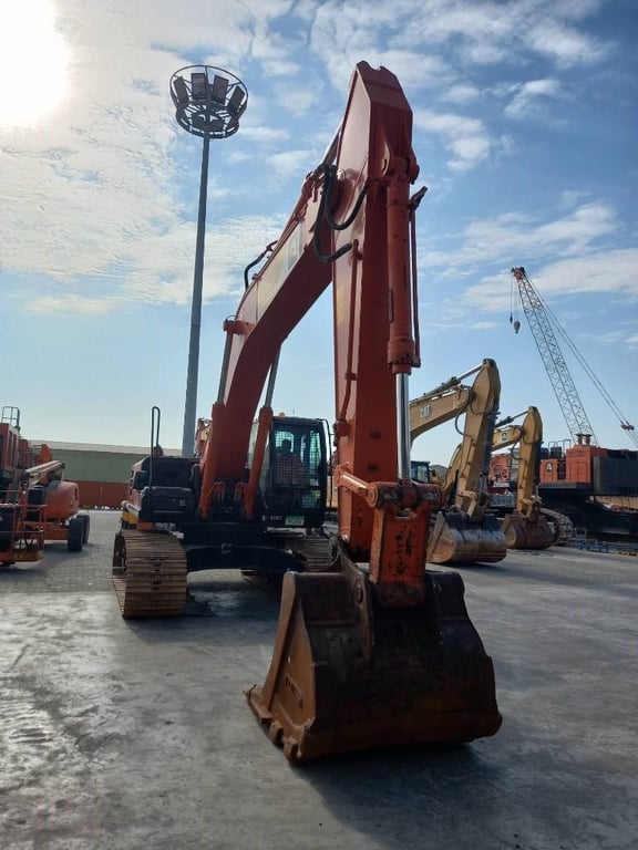 Hitachi ZX350H-5G (Abu Dhabi) 2023 ETR-1147 ZX350H-5G (Abu Dhabi) 2023 1 Crawler Excavators image 14