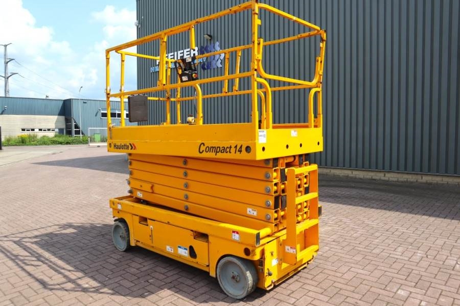 Haulotte Compact 14 Electric, 14m Working Height, 350kg Cap 2016 HAULOTTE - Compact 14 - 63053 Compact 14 Electric, 14m Wo...