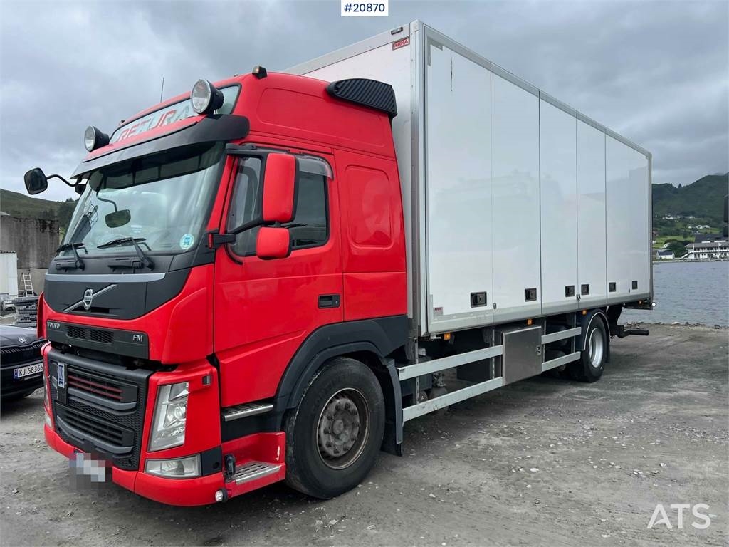 Volvo Fm 330 4x2 Cabinet van w/ full side opening 2015 20870 Fm 330 4x2 Cabinet van w/ full side opening 2015 1 image 13