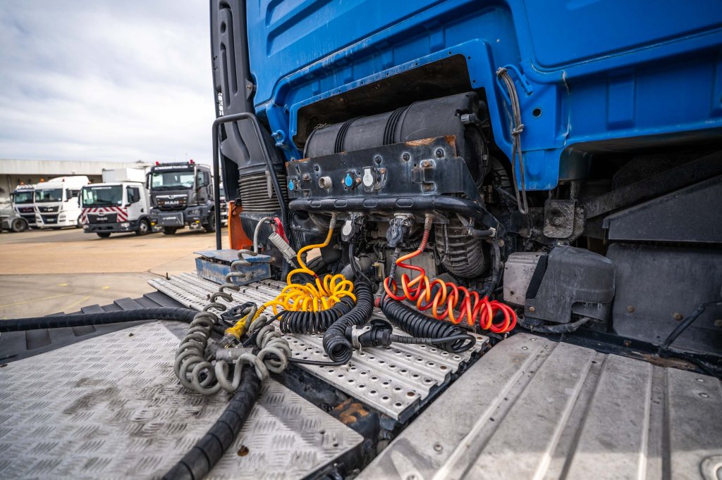 MAN TGX 26.580 XL BLS+INTARDER+BIG AXLES+HYDR. 2017 E64742 TGX 26.580 XL BLS+INTARDER+BIG AXLES+HYDR. 2017 1 image 9