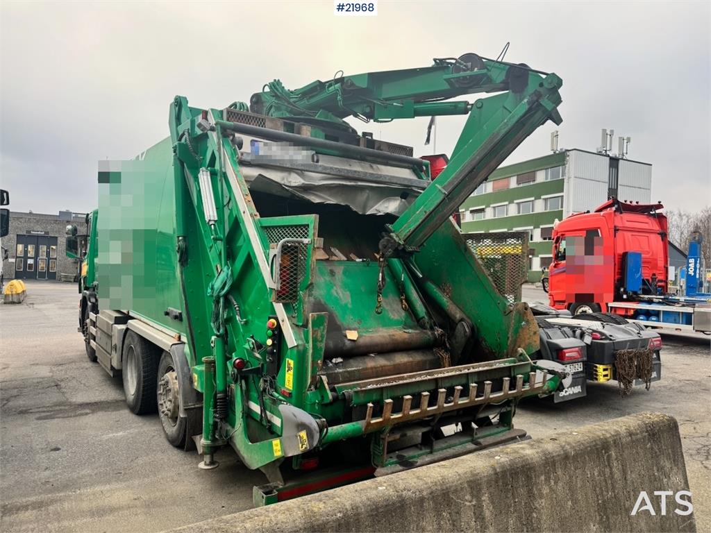 Scania P340 LPG 6x2 Refuse truck w/ Crane. 2015 21968 P340 LPG 6x2 Refuse truck w/ Crane. 2015 1 image 6
