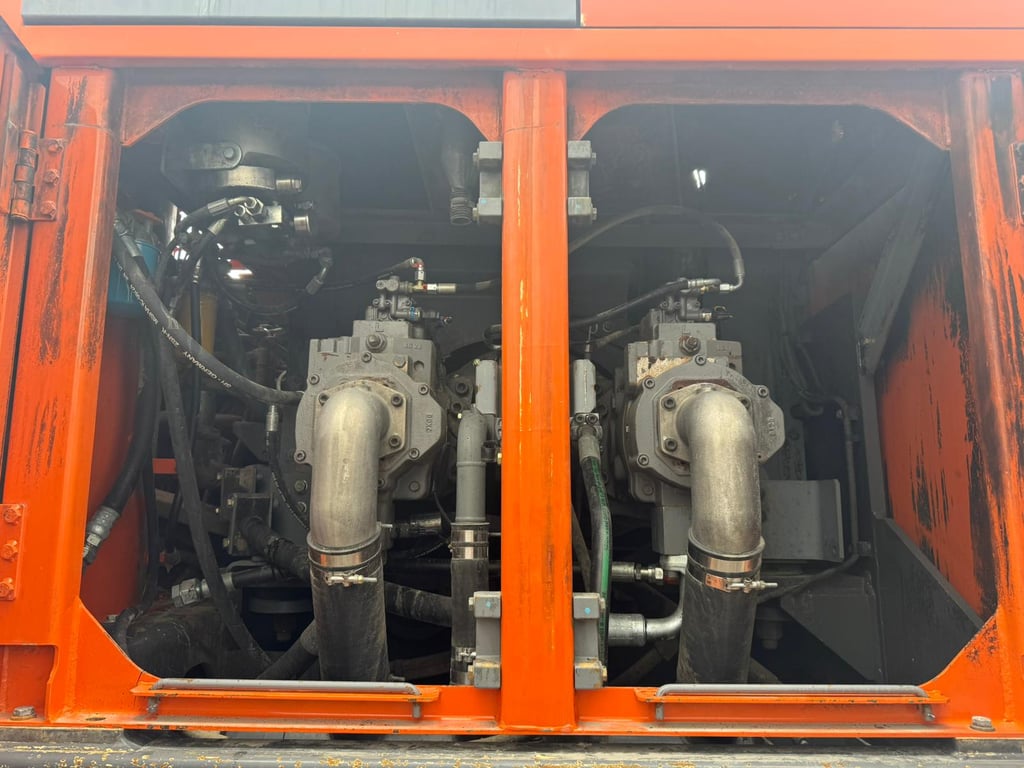 Hitachi ZX670LCH-3 2011 00033629 ZX670LCH-3 2011 1 image 13