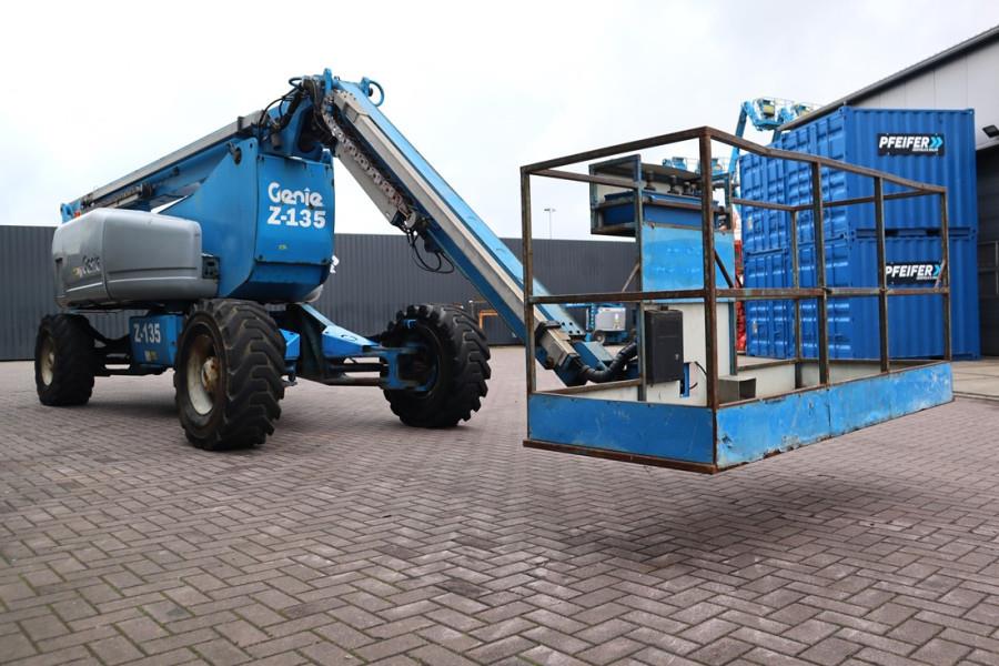 Genie Z135/70 Diesel, 4x4x4 Drive, 43m Lifting Height, 2 2006 GENIE - Z135/70 - 90348 Z135/70 Diesel, 4x4x4 Drive, 43m Lif...
