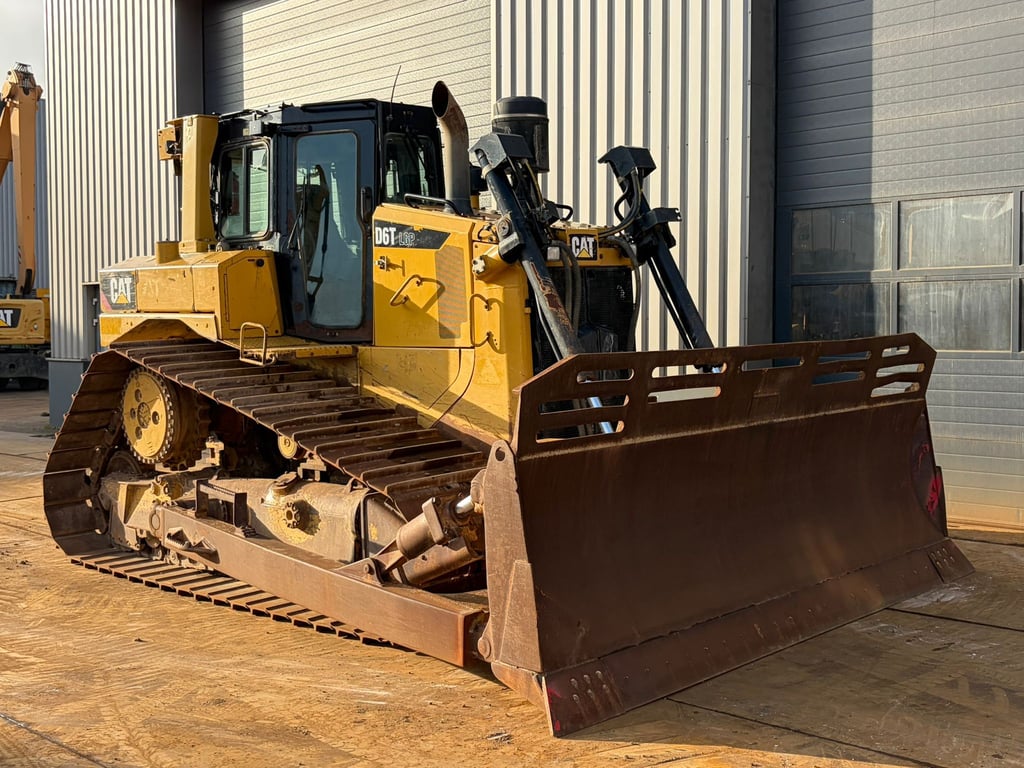 Caterpillar D6T LGP 2017 00033818 D6T LGP 2017 1 image 7