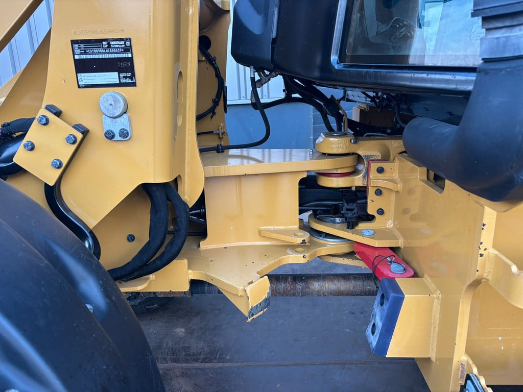 Caterpillar 908 2023 00033591 908 2023 1 image 13