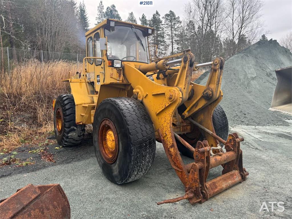Volvo LM1240 wheel loader. WATCH VIDEO 1975 21811 LM1240 wheel loader. WATCH VIDEO 1975 1 Wheel Loaders image 14