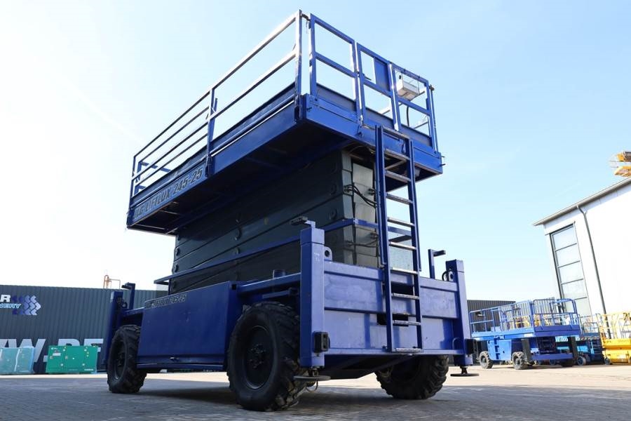 Liftlux SL245-25D 4WD Diesel, 4x4 Drive, 26.5m Working Hei 2003 LIFTLUX - SL245-25D 4WD - 50004 Liftlux SL245-25D 4WD Dies...